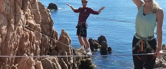 De roca, piedra y mar: La vía ferrata de Cala del Molí